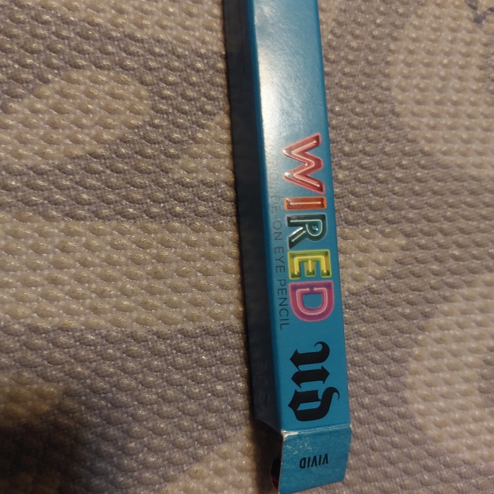 Urban Decay Wired eyeliner in Vivid (bright blue)